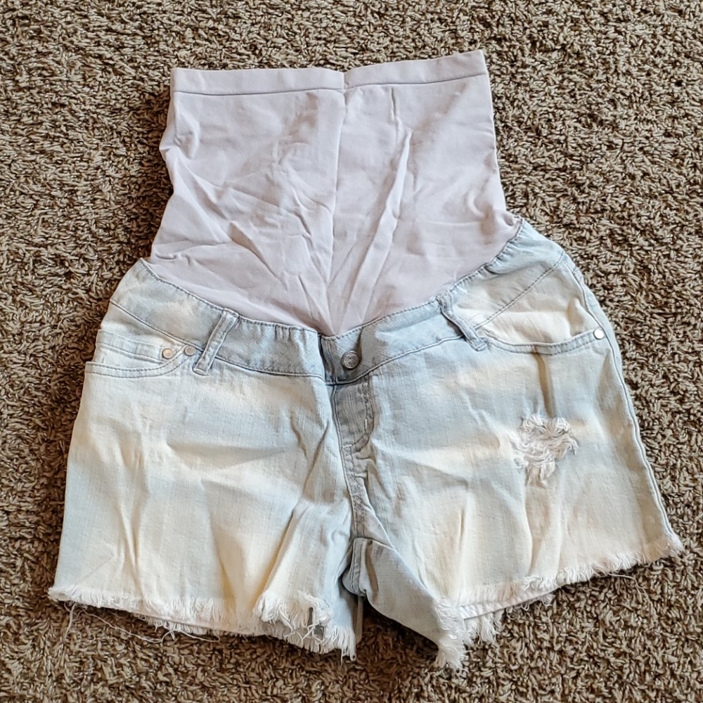 Maternity shorts size small